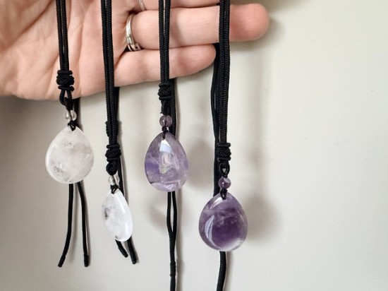 Amethist en bergkristal druppelhangers 2