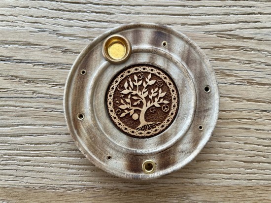 Wierook en kegeltjeshouder levensboom