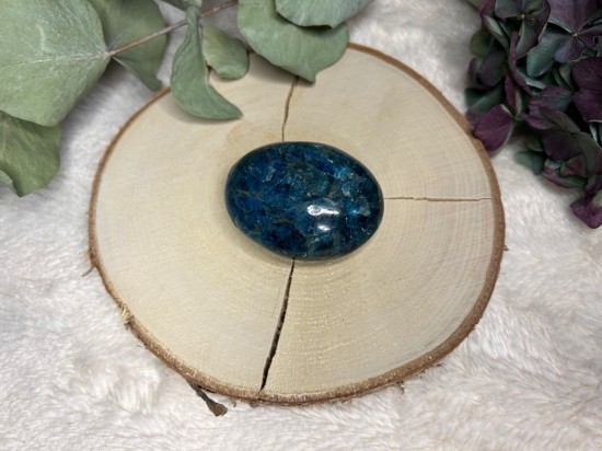 Blauwe apatiet geslepen