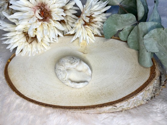 Witte aragoniet handsteen