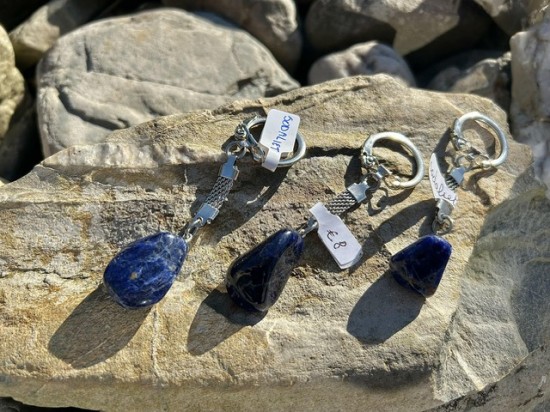 Sodaliet sleutelhangers