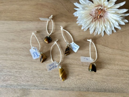 Tijgeroog hangertjes